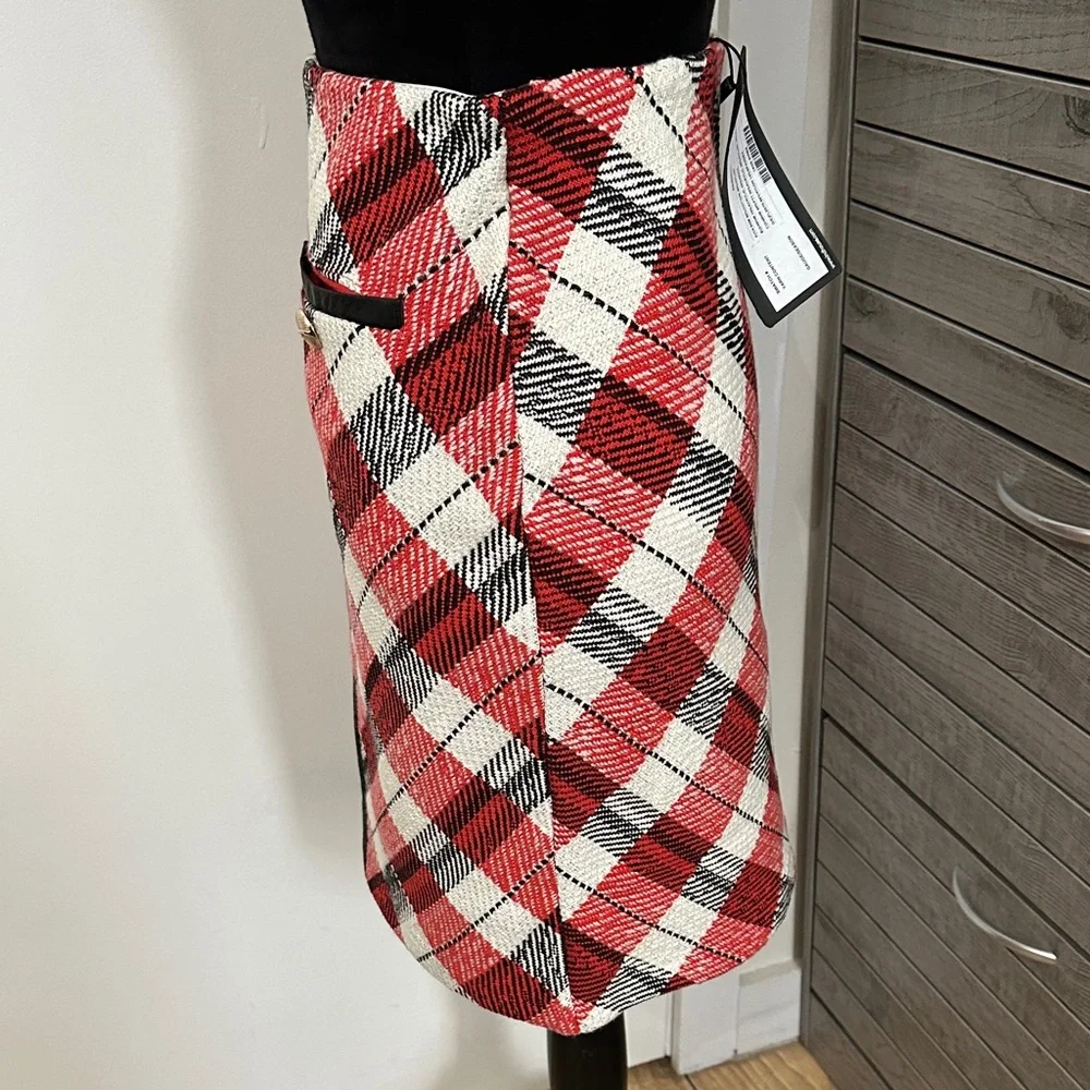 Plaid Red and Black Women's Skirt - Picture 6 of 8